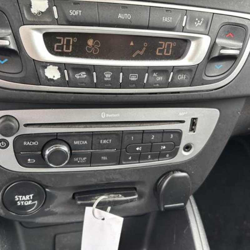 Poignee porte arriere droit RENAULT MEGANE 3 Photo n°6