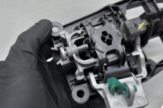 Poignee porte arriere droit OPEL ASTRA H