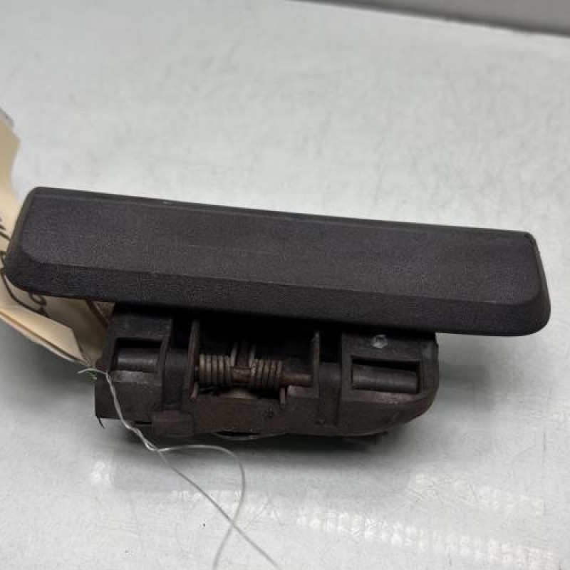 Poignee porte arriere gauche PEUGEOT 106 Photo n°1