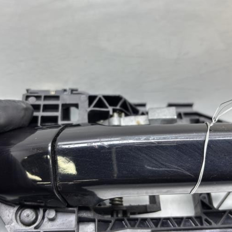 Poignee porte avant droit VOLKSWAGEN PASSAT 5 Photo n°3