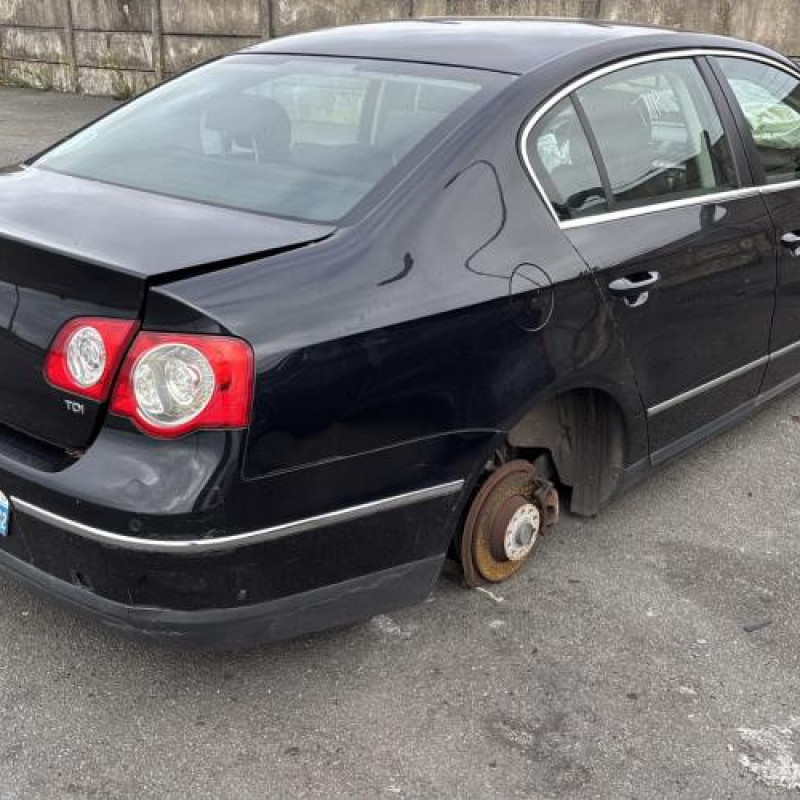 Poignee porte avant droit VOLKSWAGEN PASSAT 5 Photo n°8