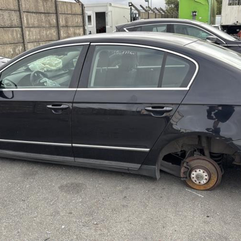 Poignee porte avant droit VOLKSWAGEN PASSAT 5 Photo n°12