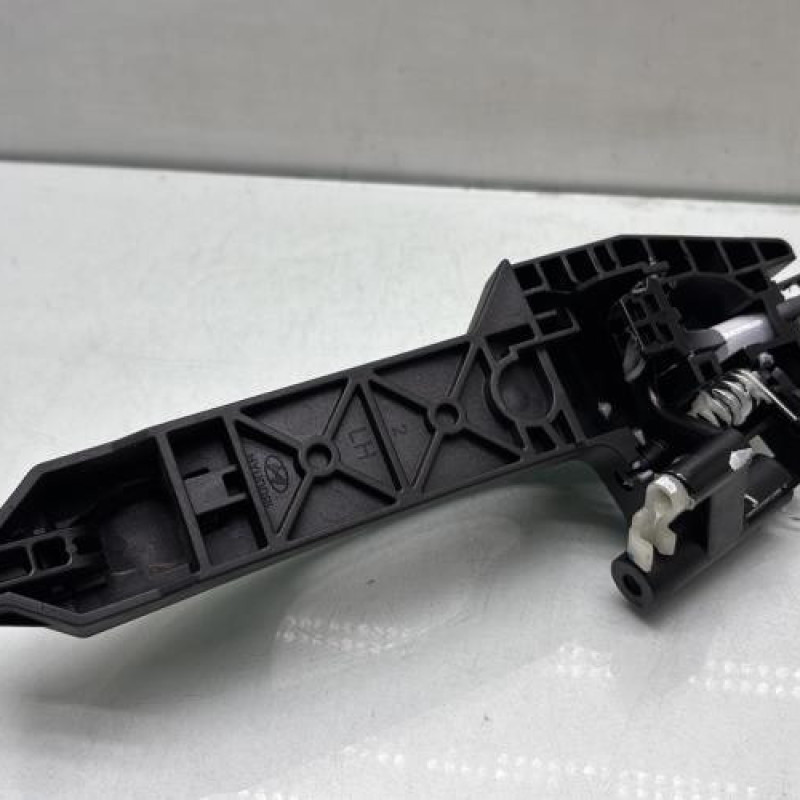Poignee porte arriere gauche HYUNDAI I 20 2 Photo n°3