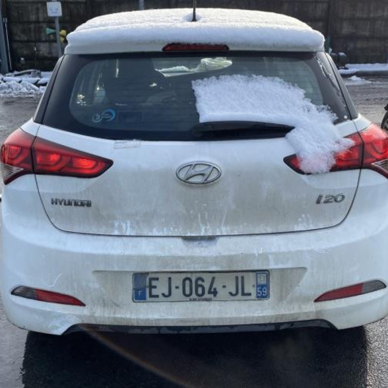 Poignee porte avant gauche HYUNDAI I 20 2 Photo n°8