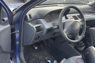 Poignee porte avant gauche RENAULT CLIO 1