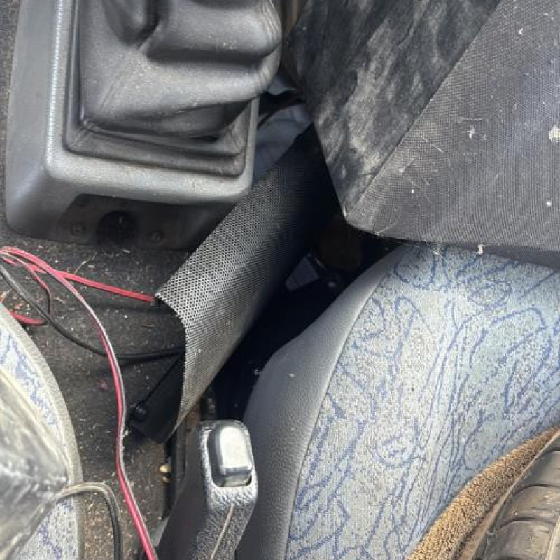 Poignee porte avant gauche RENAULT CLIO 1 Photo n°18