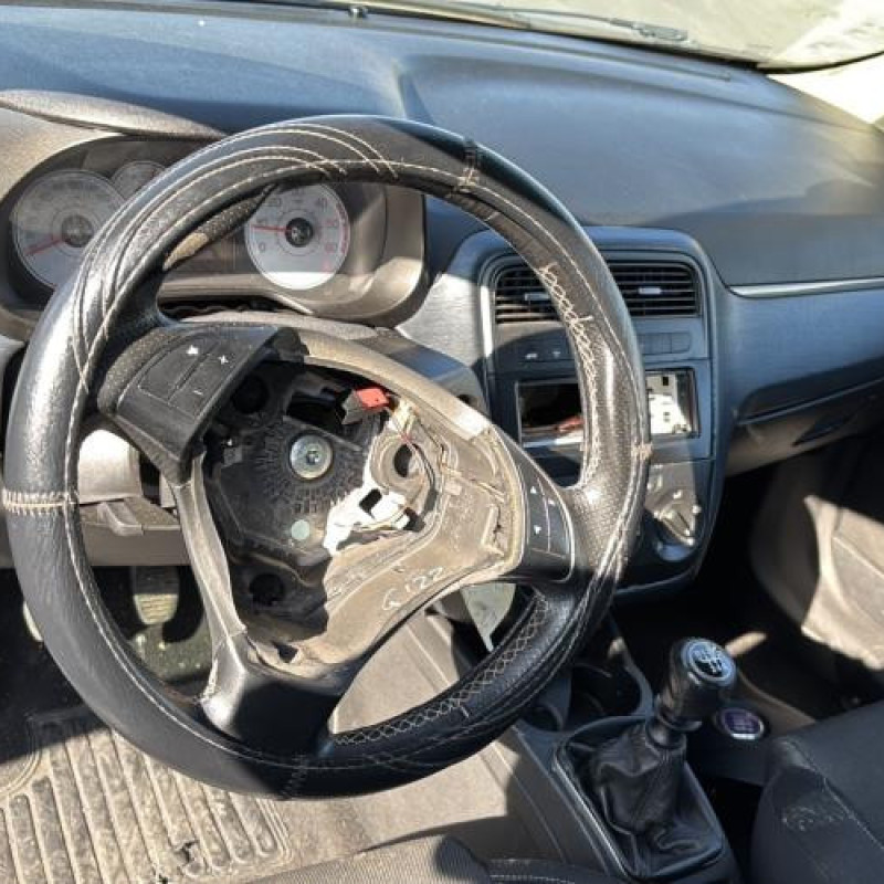 Moteur FIAT GRANDE PUNTO Photo n°12