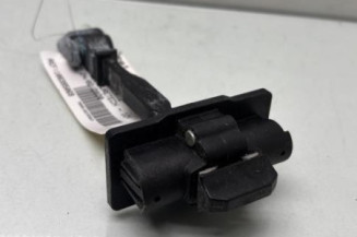 Arret de porte avant droit PEUGEOT 2008 2