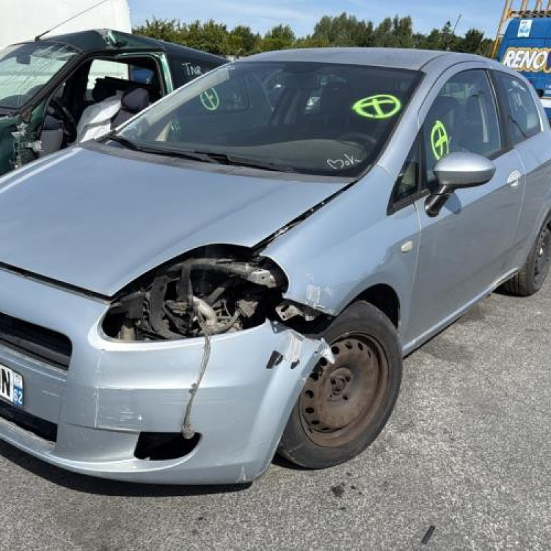 Arret de porte avant gauche FIAT GRANDE PUNTO Photo n°4