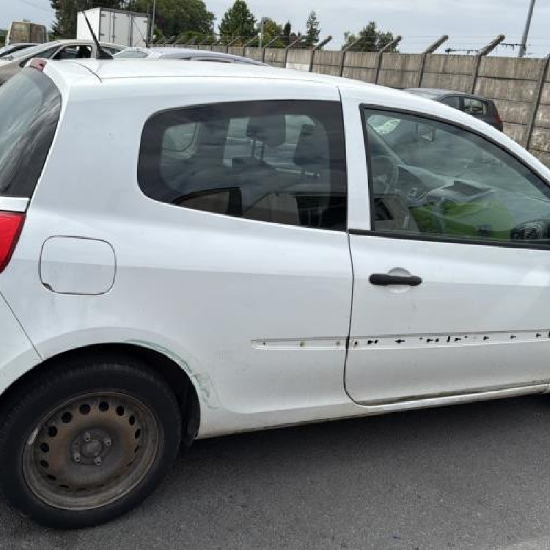 Aile avant droit RENAULT CLIO 3 Photo n°11
