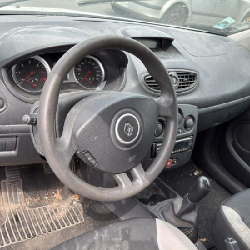 Aile avant droit RENAULT CLIO 3 Photo n°15