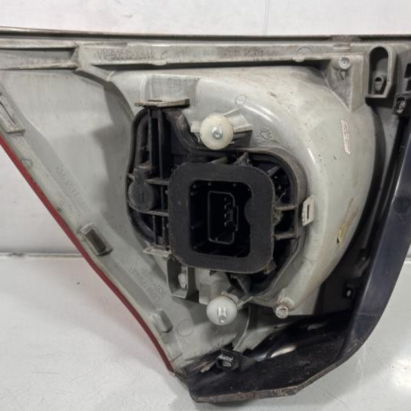 Feu arriere principal gauche (feux) VOLKSWAGEN GOLF 5 Photo n°3