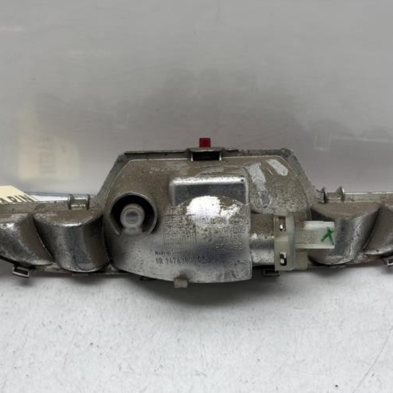 Anti brouillard arriere PEUGEOT 208 1 Photo n°2