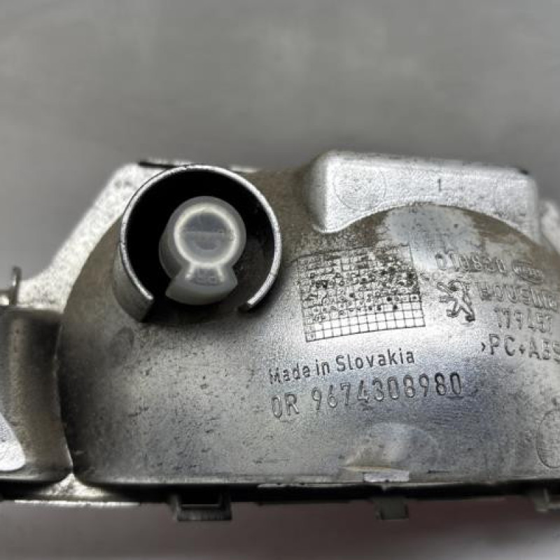 Anti brouillard arriere PEUGEOT 208 1 Photo n°3