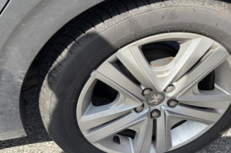 Anti brouillard arriere PEUGEOT 208 1