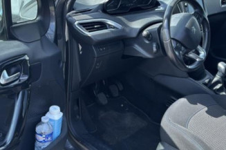 Anti brouillard arriere PEUGEOT 208 1