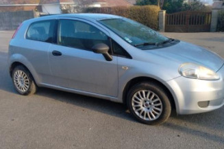 Reservoir essence FIAT GRANDE PUNTO Photo n°1