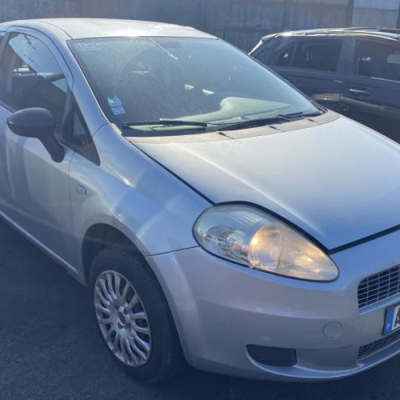 Reservoir essence FIAT GRANDE PUNTO Photo n°3