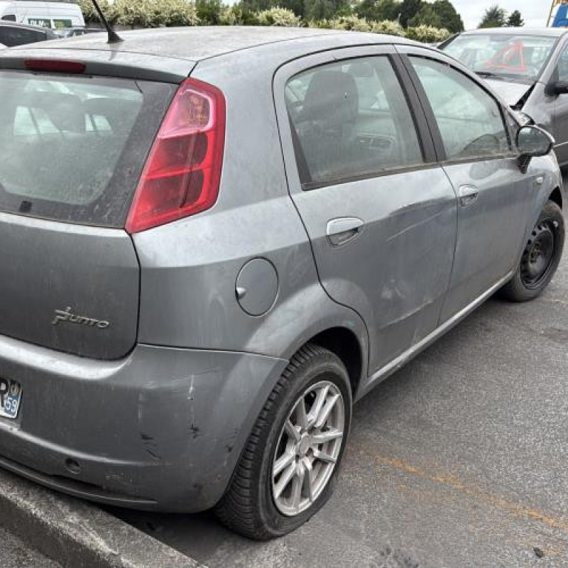 Reservoir essence FIAT GRANDE PUNTO Photo n°3