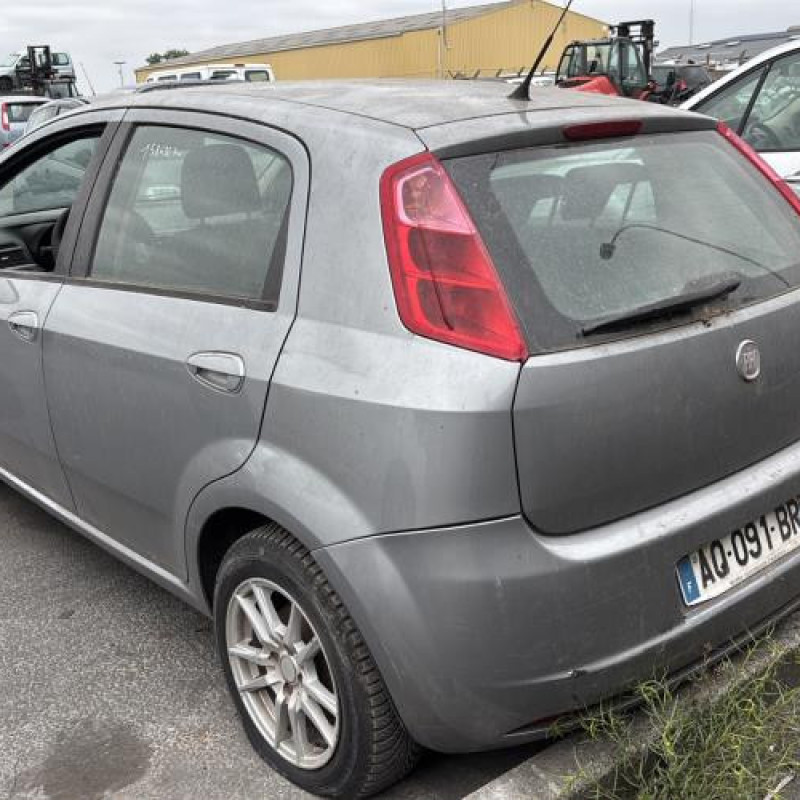Reservoir essence FIAT GRANDE PUNTO Photo n°4