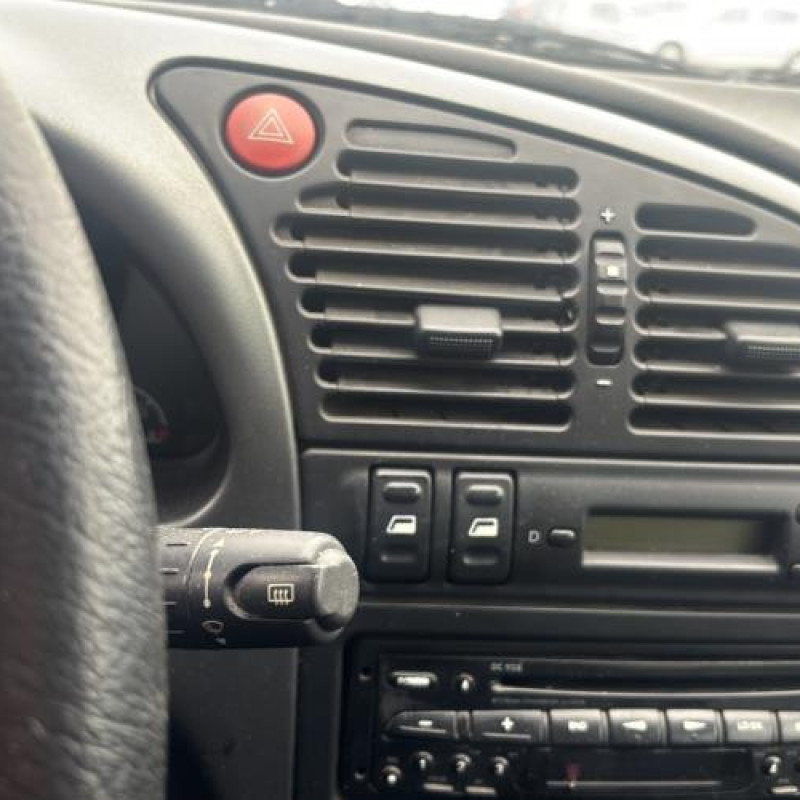 Bouton de warning CITROEN XSARA Photo n°17