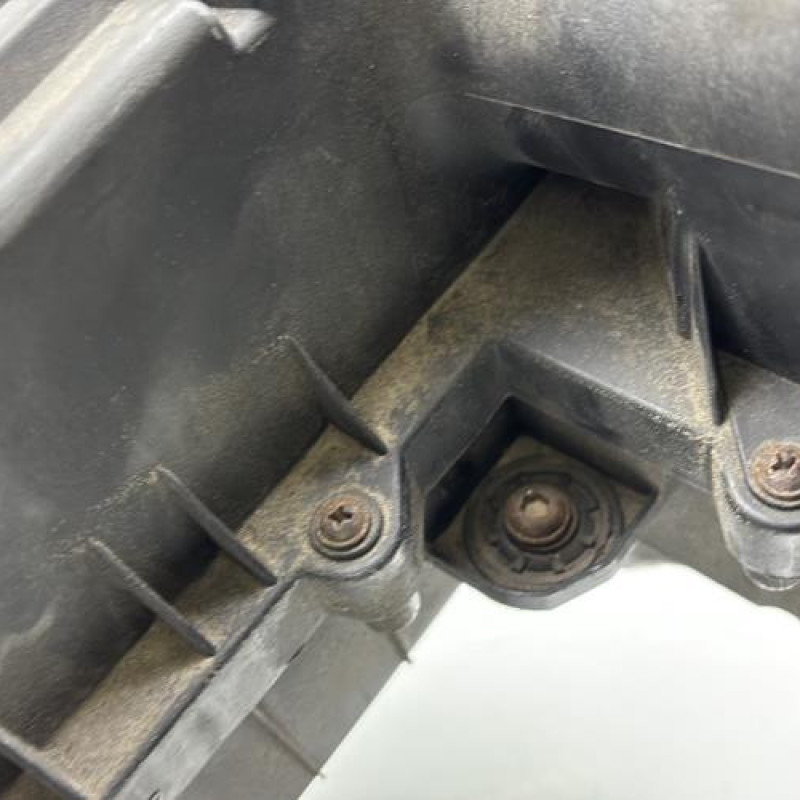 Boitier filtre a air VOLKSWAGEN GOLF 5 Photo n°4