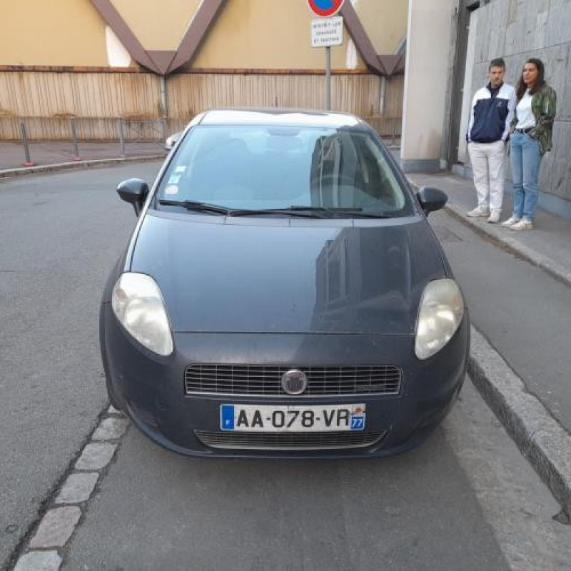 Reservoir essence FIAT GRANDE PUNTO Photo n°5