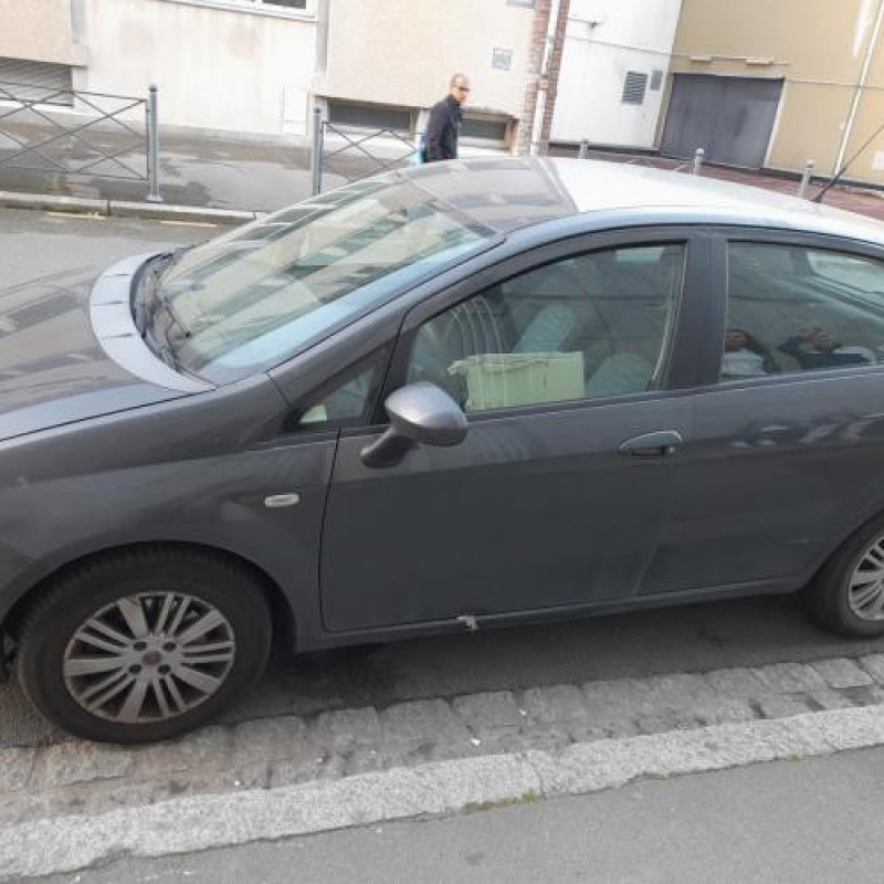 Reservoir essence FIAT GRANDE PUNTO Photo n°6