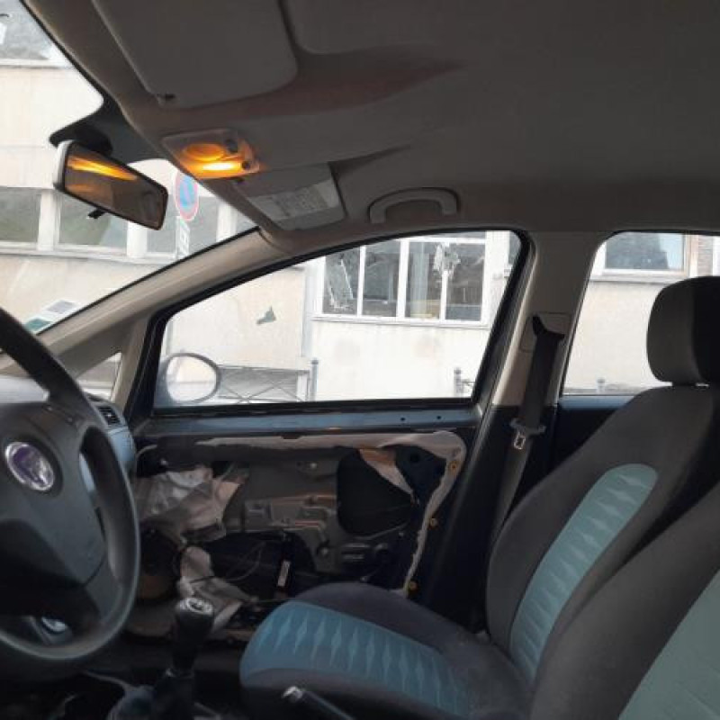 Reservoir essence FIAT GRANDE PUNTO Photo n°9