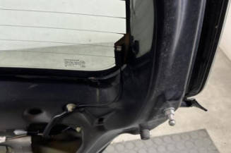 Malle/Hayon arriere SUZUKI SWIFT 3