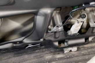 Malle/Hayon arriere SUZUKI SWIFT 3