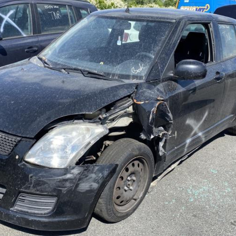 Malle/Hayon arriere SUZUKI SWIFT 3 Photo n°12