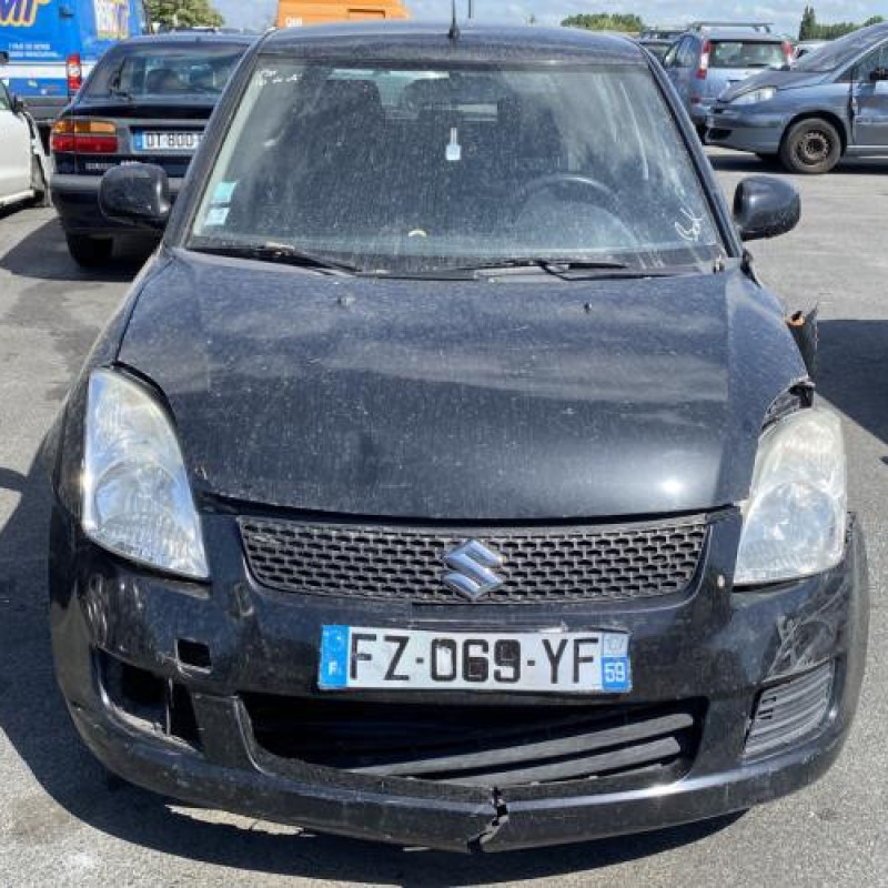 Malle/Hayon arriere SUZUKI SWIFT 3 Photo n°19