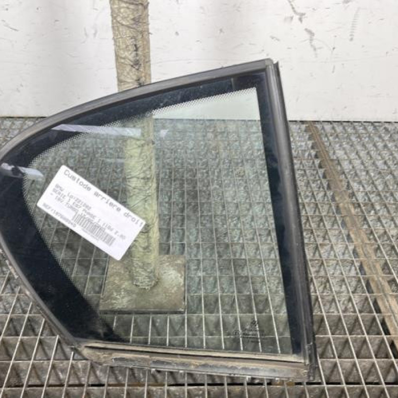 Custode arriere droit (porte) BMW SERIE 1 E87 Photo n°1