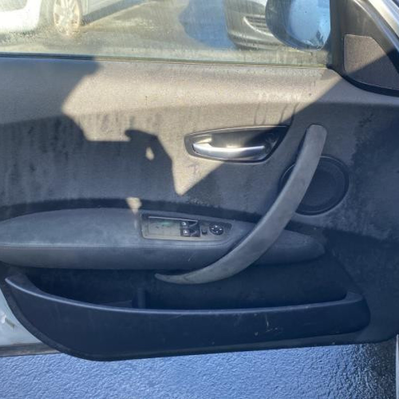 Custode arriere droit (porte) BMW SERIE 1 E87 Photo n°14