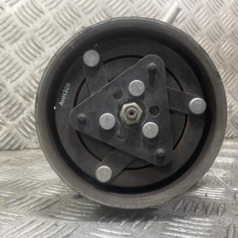 Compresseur clim RENAULT CLIO 3 Photo n°4