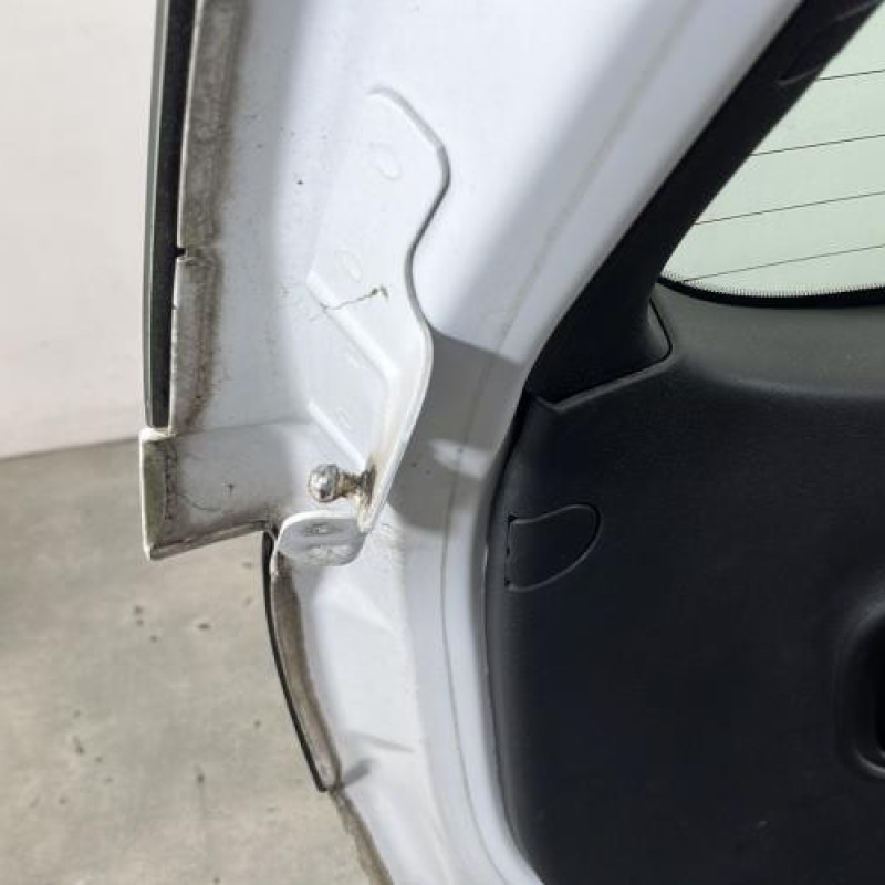 Malle/Hayon arriere CITROEN C3 2 Photo n°9