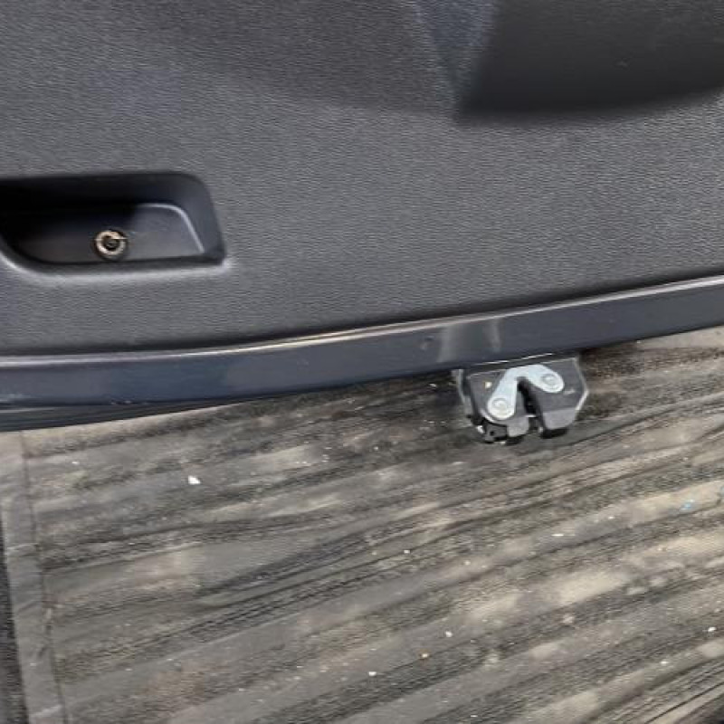 Malle/Hayon arriere OPEL CORSA D Photo n°10