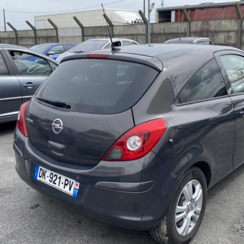 Malle/Hayon arriere OPEL CORSA D Photo n°14