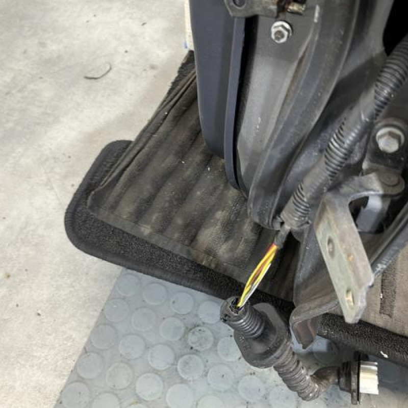 Porte arriere gauche TOYOTA AVENSIS 3 Photo n°6