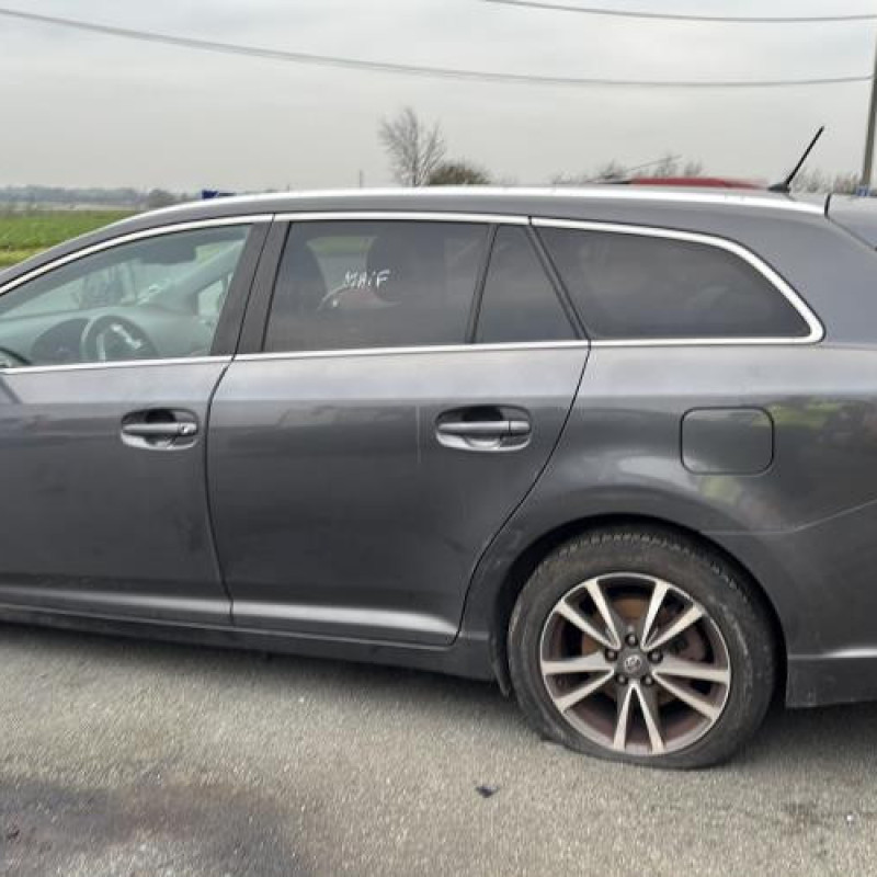 Pretensionneur de ceinture avant droit TOYOTA AVENSIS 3 Photo n°12
