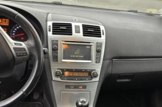 Pretensionneur de ceinture avant droit TOYOTA AVENSIS 3