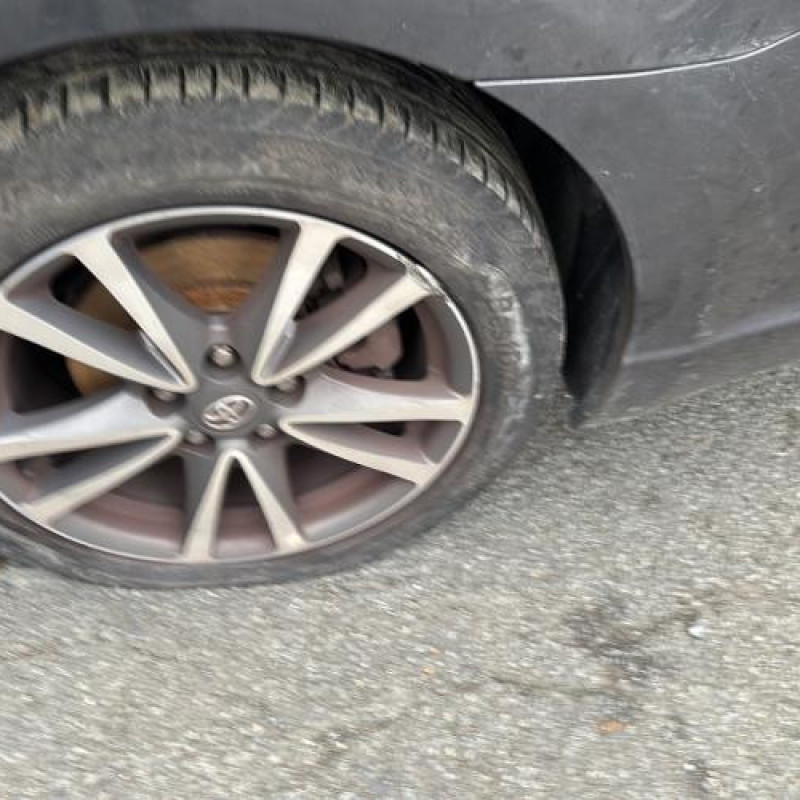 Pretensionneur de ceinture avant droit TOYOTA AVENSIS 3 Photo n°19