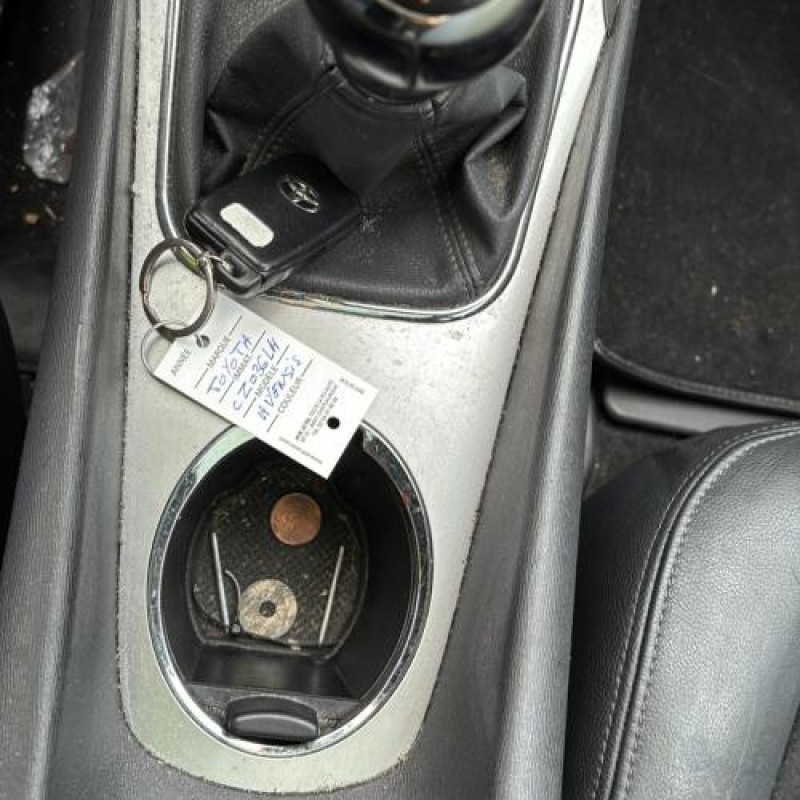 Pretensionneur de ceinture avant droit TOYOTA AVENSIS 3 Photo n°20