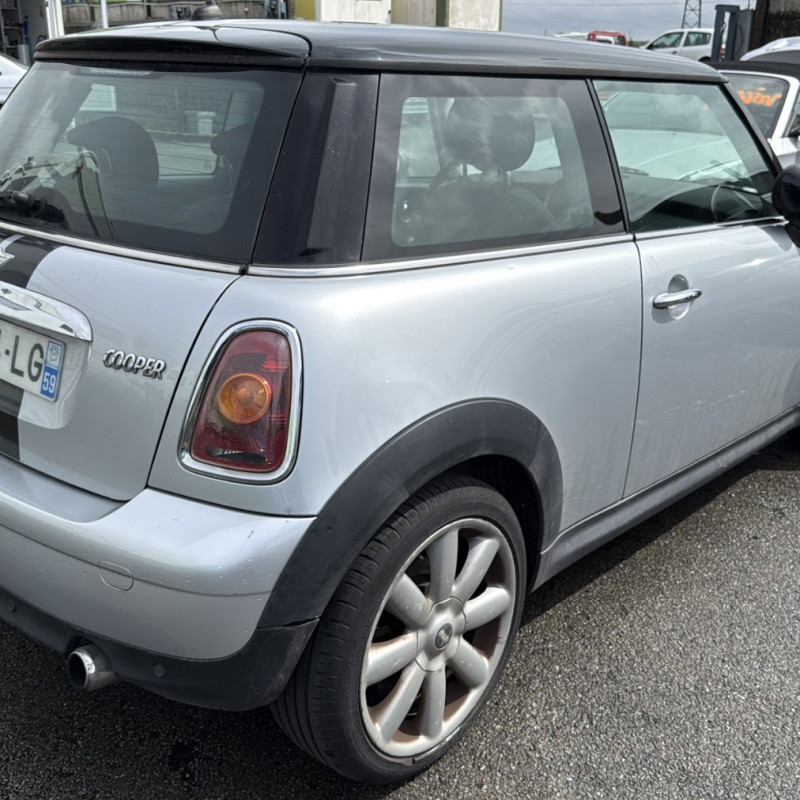 MINI MINI 2 R56 PHASE 1 1.6i - 16V COOPER Photo n°3