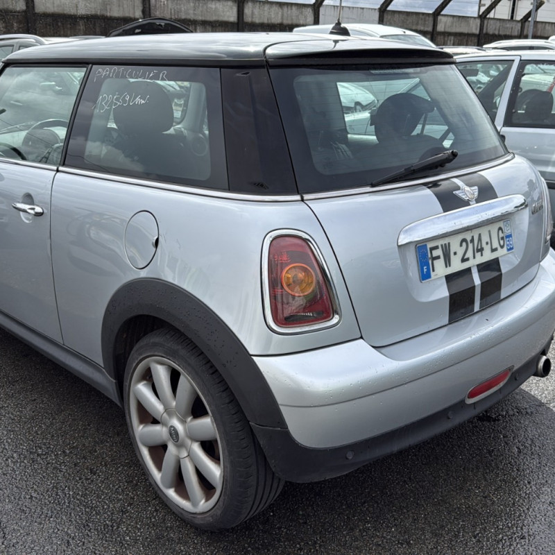 MINI MINI 2 R56 PHASE 1 1.6i - 16V COOPER Photo n°4
