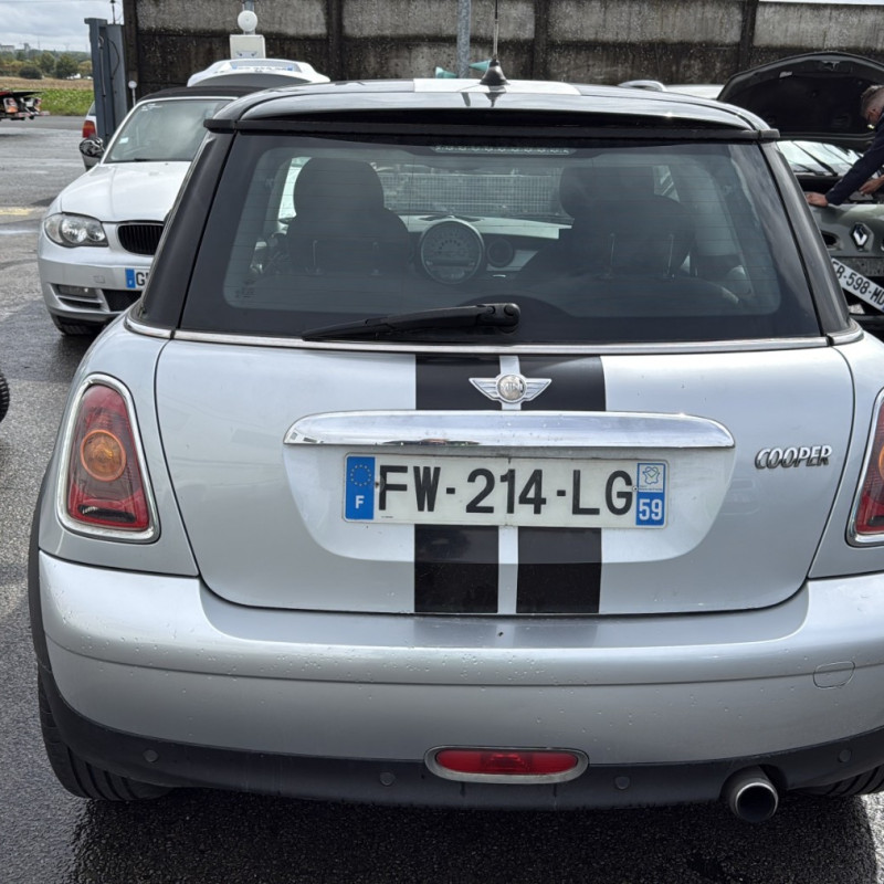 MINI MINI 2 R56 PHASE 1 1.6i - 16V COOPER Photo n°5