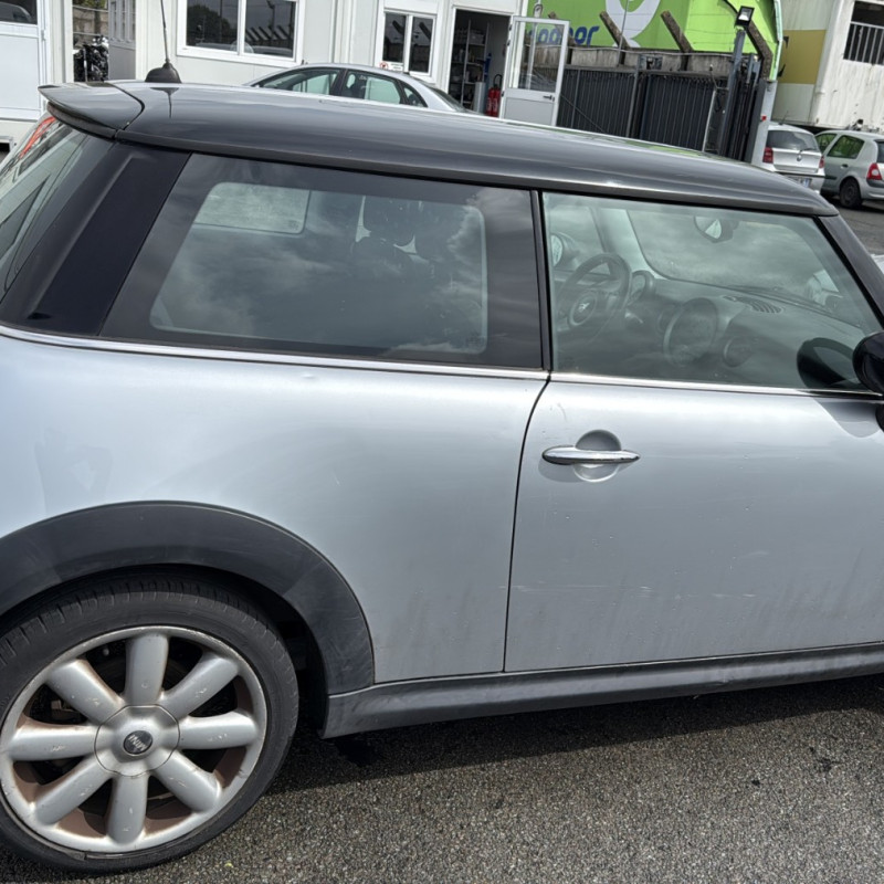 MINI MINI 2 R56 PHASE 1 1.6i - 16V COOPER Photo n°6