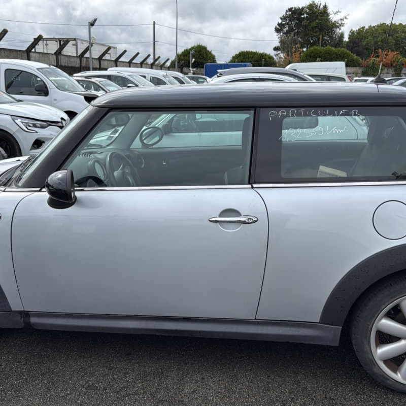 MINI MINI 2 R56 PHASE 1 1.6i - 16V COOPER Photo n°7