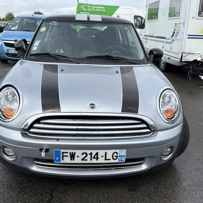 MINI MINI 2 R56 PHASE 1 1.6i - 16V COOPER Photo n°8